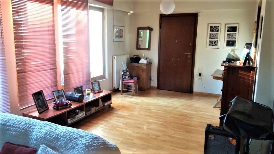 (For Sale) Residential Floor Apartment || Athens North/Nea Erithraia - 200 Sq.m, 4 Bedrooms, 340.000€ 