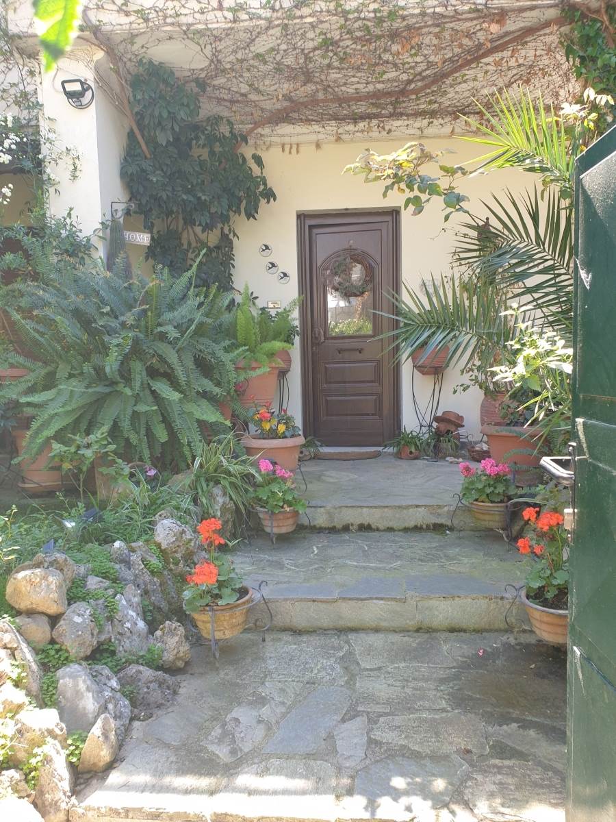 (For Sale) Residential Apartment || Athens North/Nea Erithraia - 200 Sq.m, 4 Bedrooms, 350.000€ 