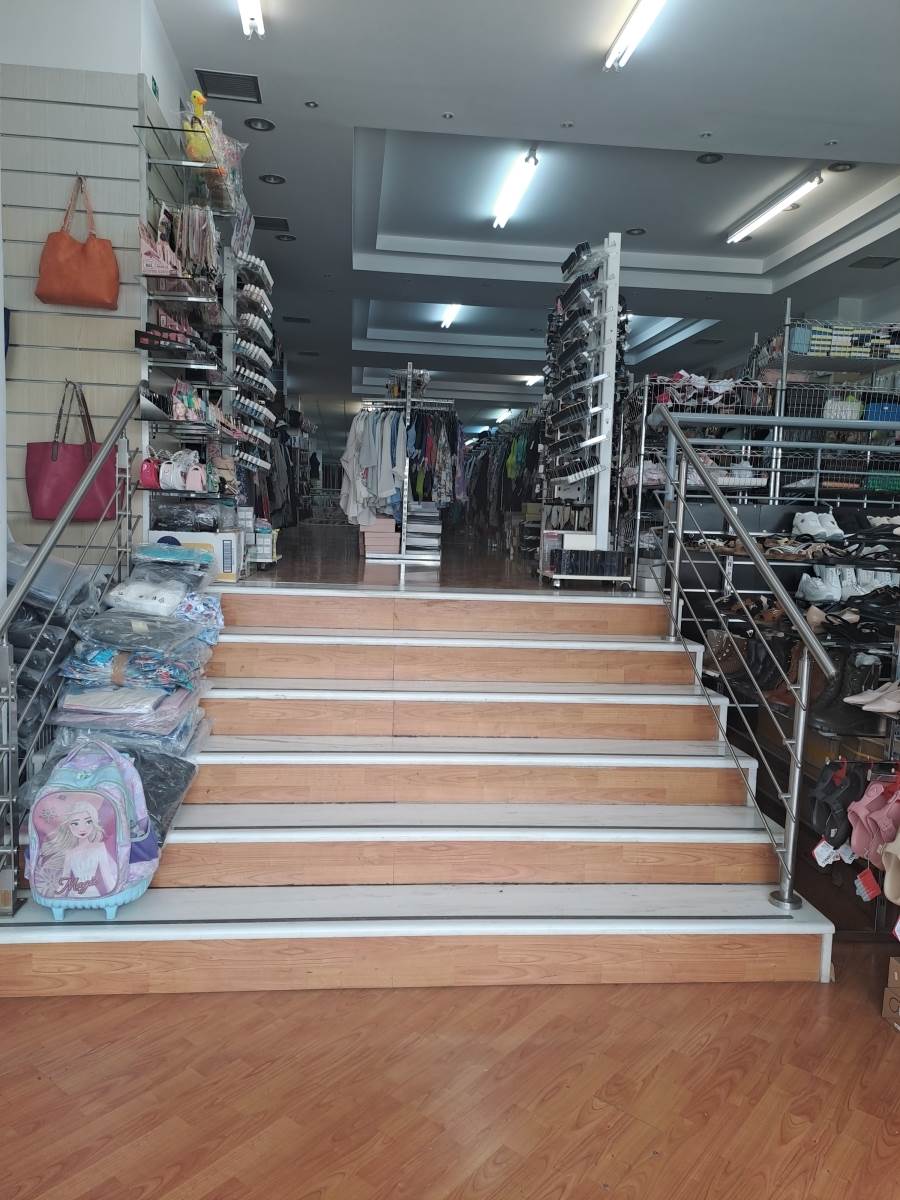 (Προς Ενοικίαση) Επαγγελματικός Χώρος Κατάστημα || Ανατολική Αττική/Άγιος Στέφανος - 650 τ.μ, 4.000€ 