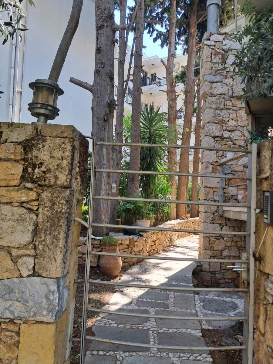 (For Rent) Residential Maisonette || Athens North/Kifissia - 300 Sq.m, 3 Bedrooms, 2.500€ 